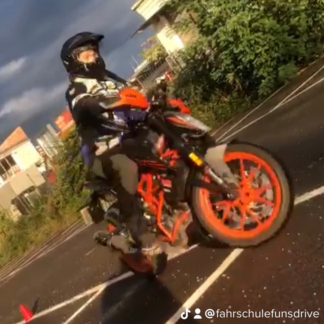 Fahrschule FUN S DRIVE / Fahrschule Stuttgart