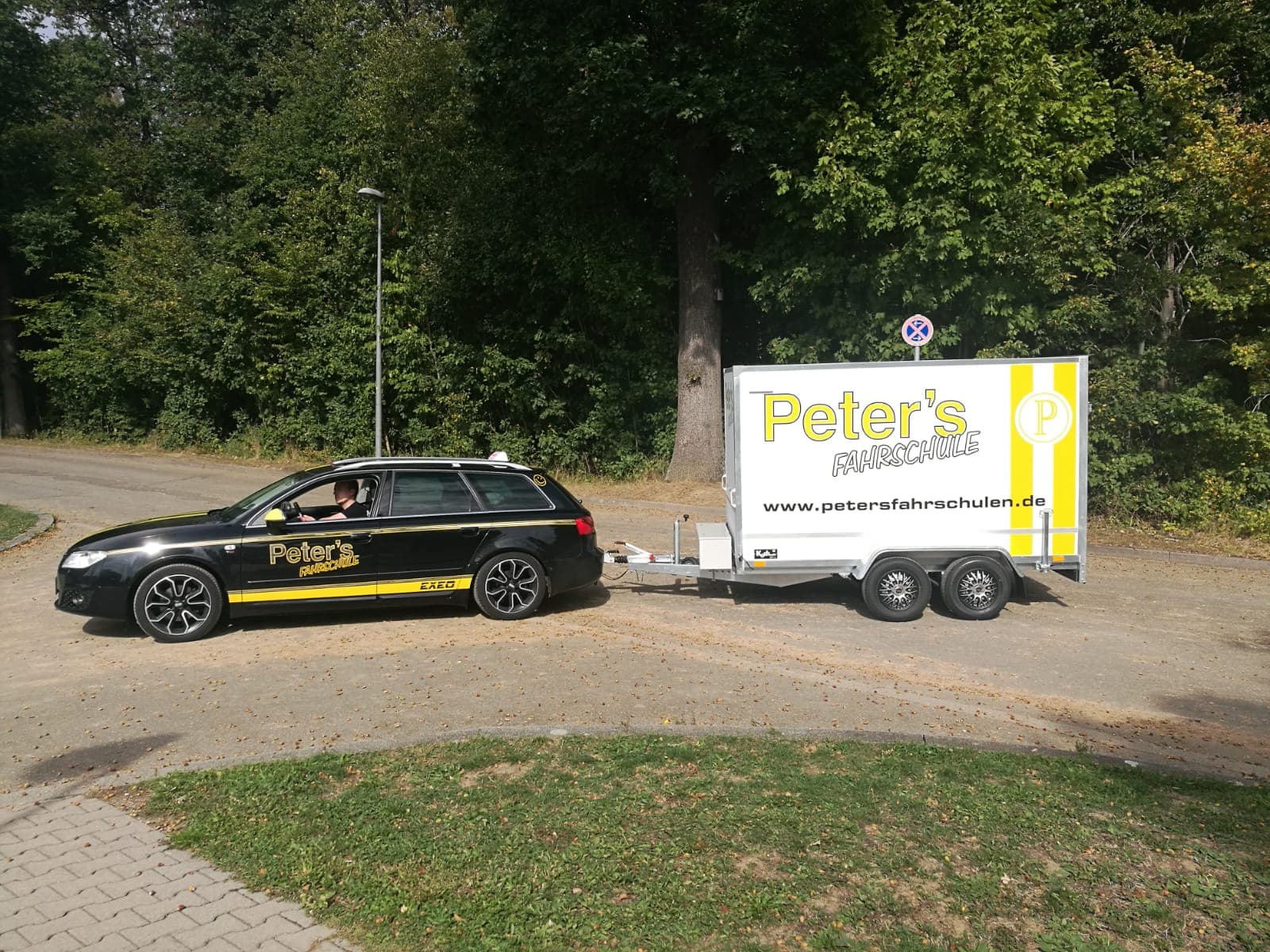 Peter’s Fahrschule & Transporte - Stuttgart
