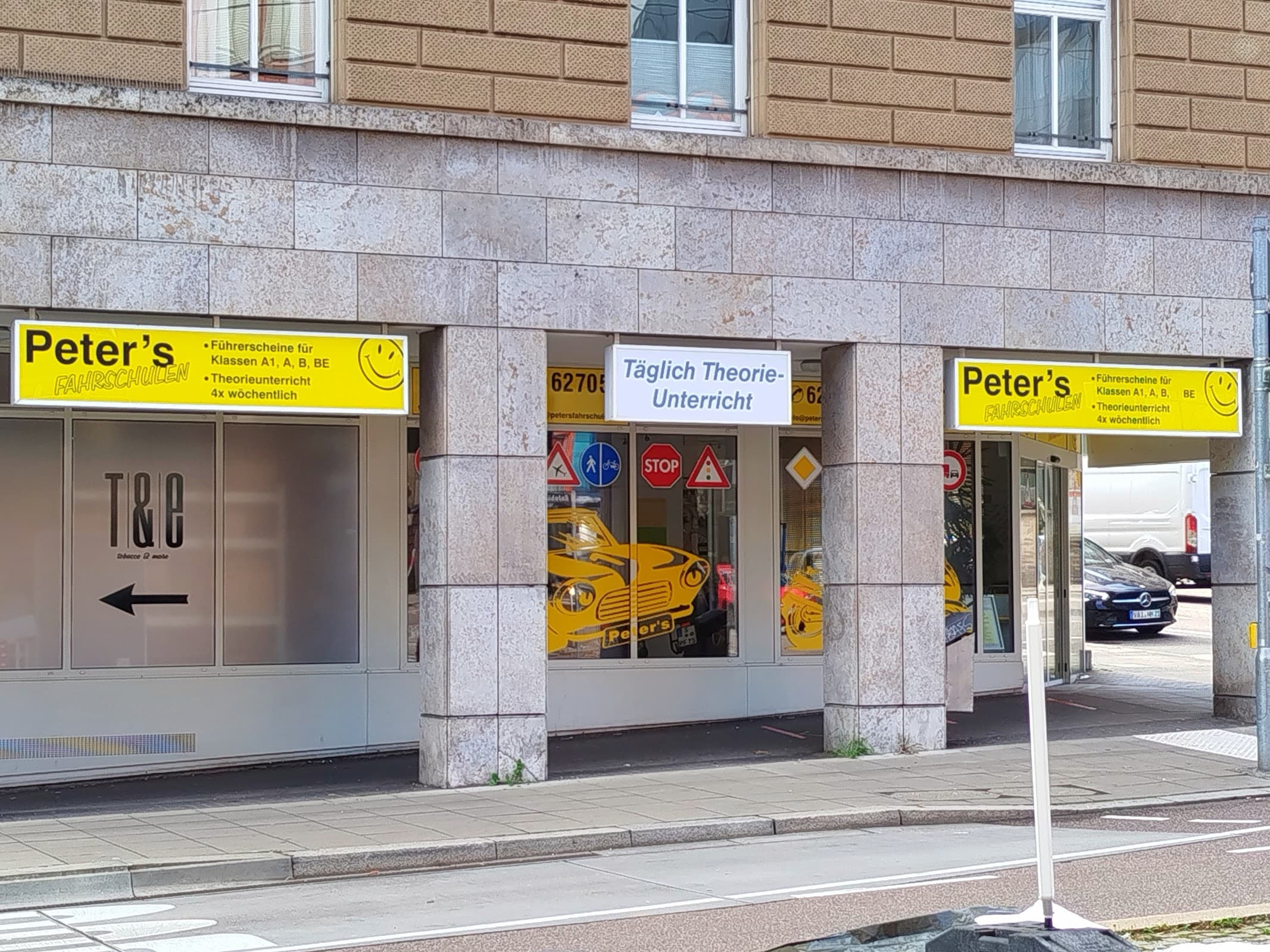 Peter’s Fahrschule & Transporte - Stuttgart