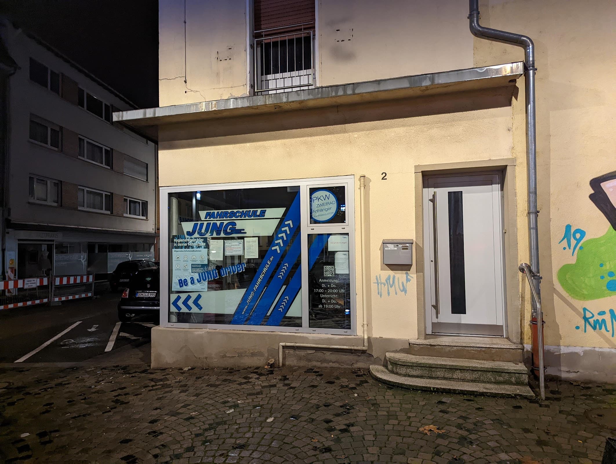 Jung Fahrschulen