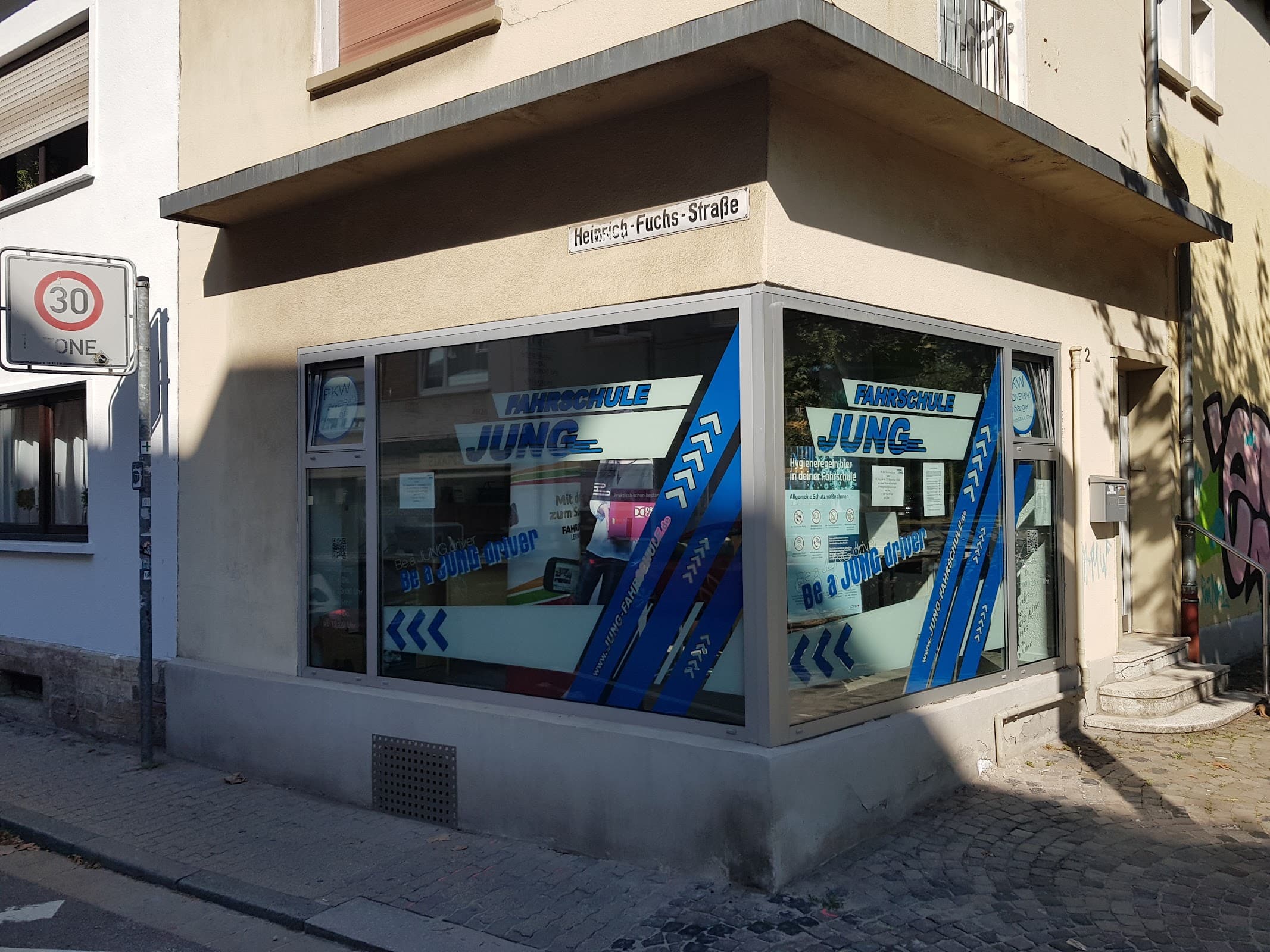 Jung Fahrschulen