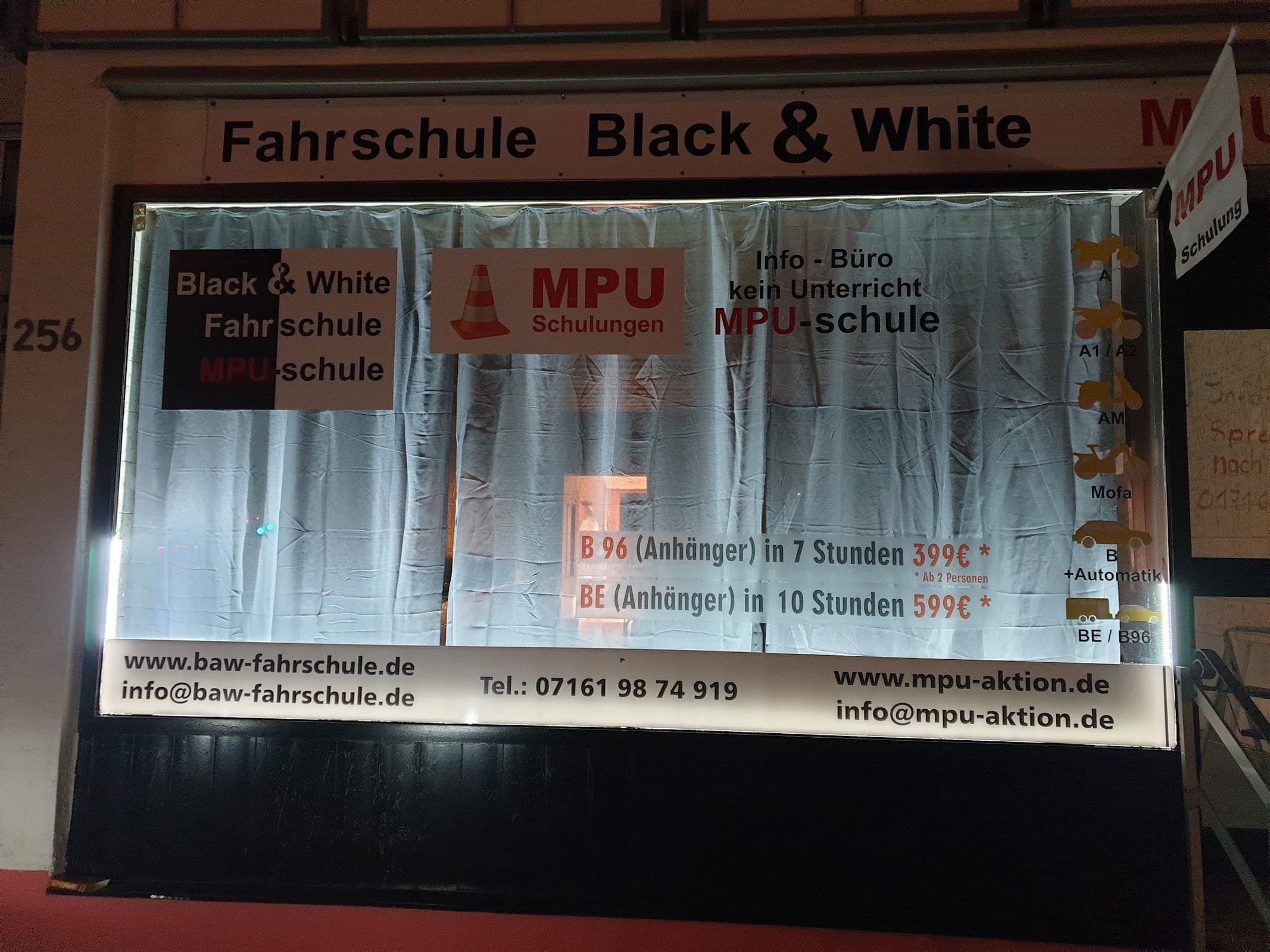 Black & White Fahrschule